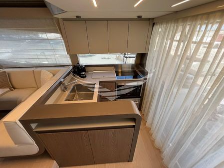 Ferretti Yachts 550 image