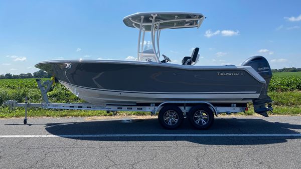 Tidewater 220 CC Adventure