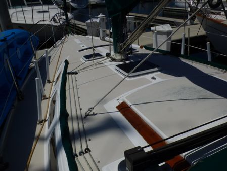 Catalina 36-SLOOP image