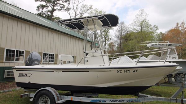 Boston Whaler 17 Outrage Yamaha Four Stroke 