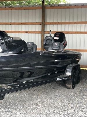 Triton 20 TRX Patriot - main image