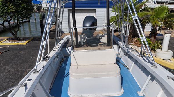 Mako 23 Center Console image