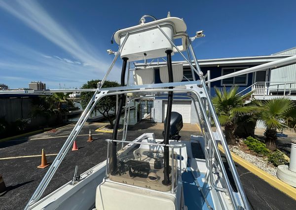 Mako 23 Center Console image