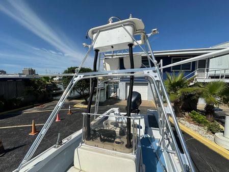 Mako 23 Center Console image