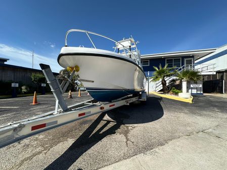 Mako 23 Center Console image