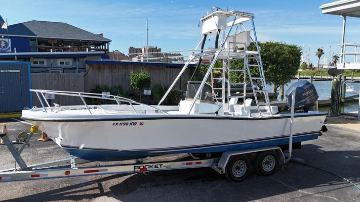 Mako 23 Center Console - main image