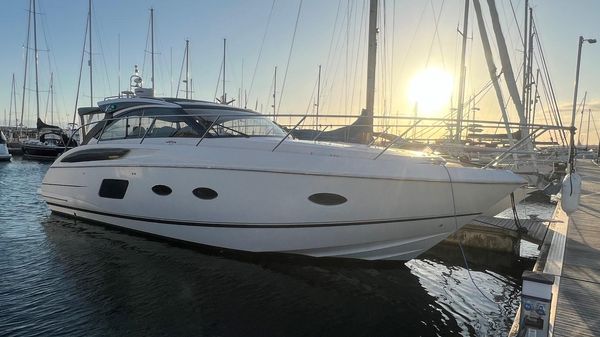 Princess Yachts V39 