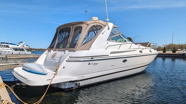 Cruisers Yachts 3870 Express
