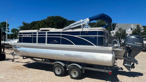 Bennington 21 SLX