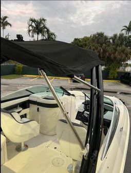 Sea-ray 220-SUNDECK-OUTBOARD image