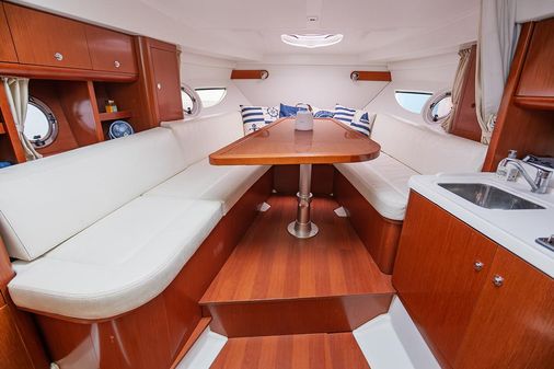 Beneteau Flyer Gran Turismo 34 image