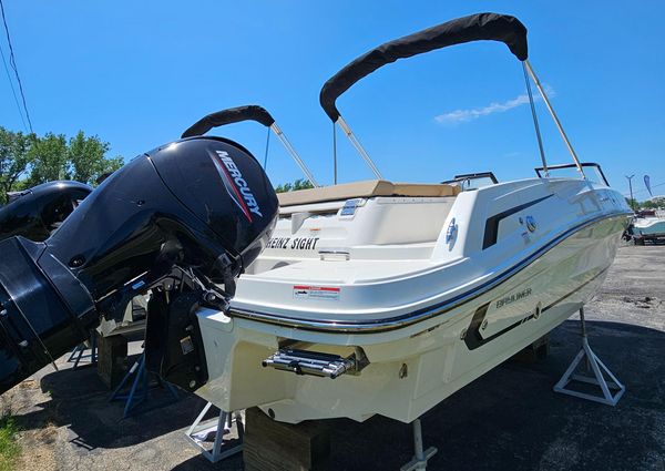 Bayliner VR-6 image