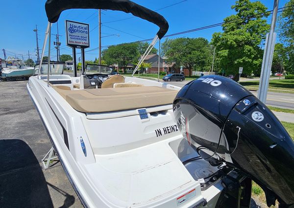 Bayliner VR-6 image