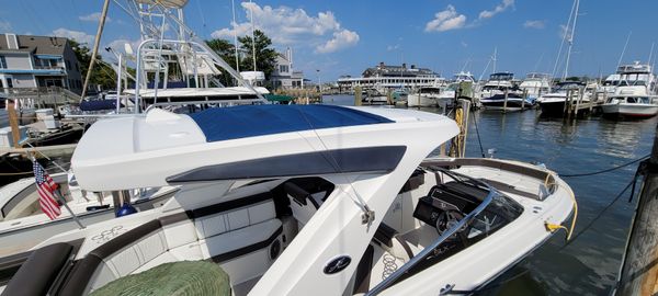 Sea Ray SLX 310 image