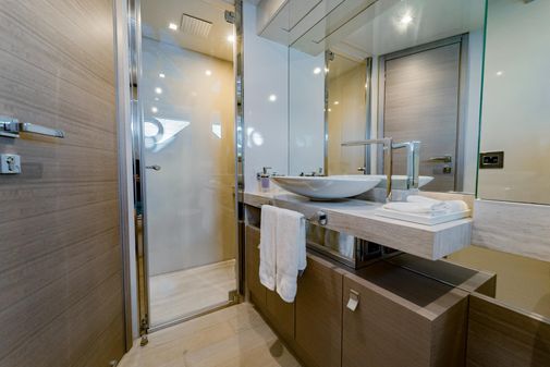 Custom Line Navetta 28 image