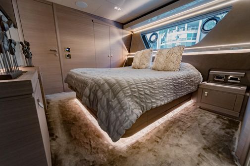 Custom Line Navetta 28 image
