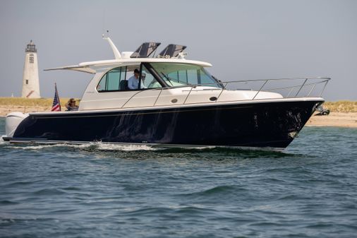 Hinckley Sport Boat 40x image