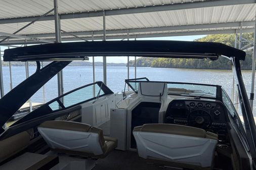 Cruisers Yachts 328 image