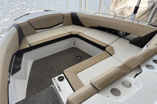 Cruisers Yachts 328 image