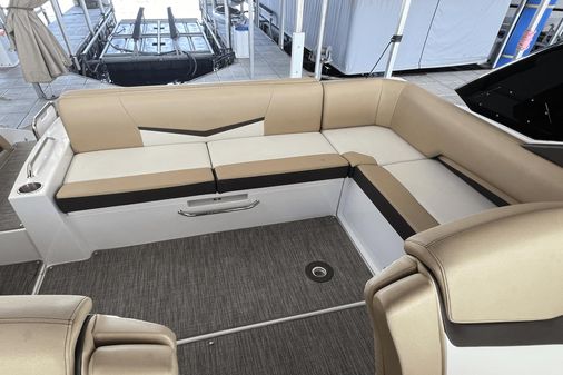 Cruisers Yachts 328 image