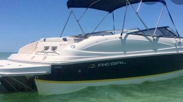 Regal 2400 Bowrider