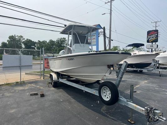 Boston-whaler 21-OUTRAGE - main image