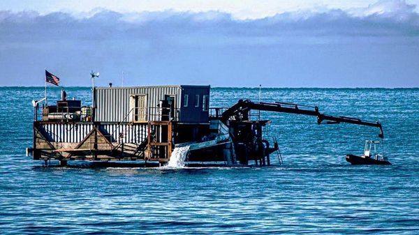 Barge Dredging Rig