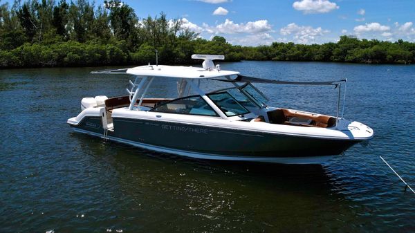 Boston Whaler Vantage 320 