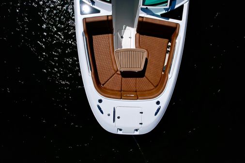 Boston Whaler Vantage 320 image