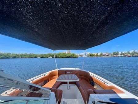 Boston Whaler Vantage 320 image