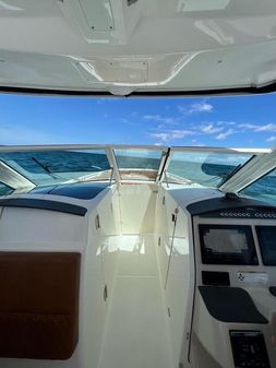 Boston Whaler Vantage 320 image