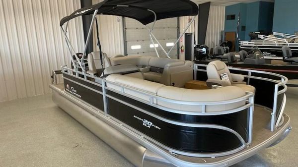 Sun Tracker SportFish 20 DLX 