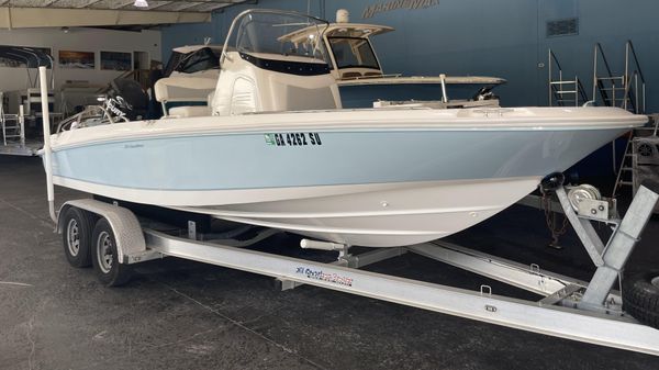 Boston Whaler 210 Dauntless