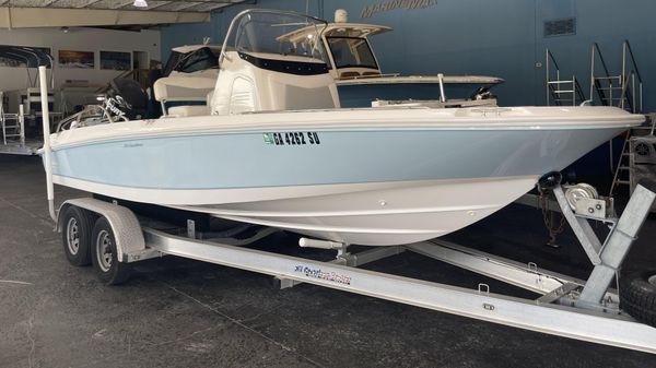 Boston Whaler 210 Dauntless 