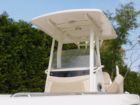 Boston Whaler 240 Dauntless image