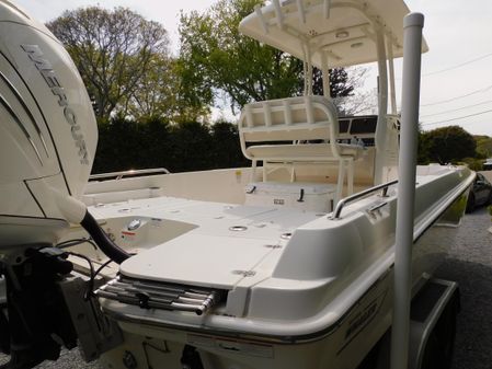 Boston Whaler 240 Dauntless image