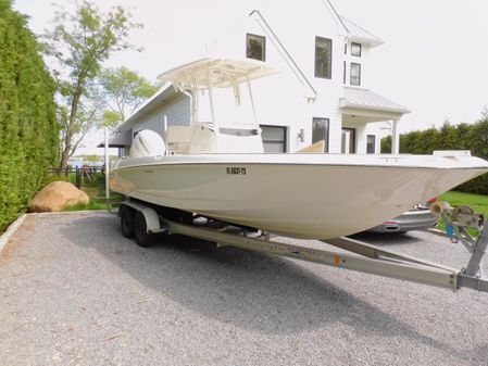 Boston Whaler 240 Dauntless image