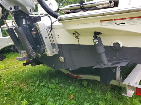 Boston Whaler 240 Dauntless image