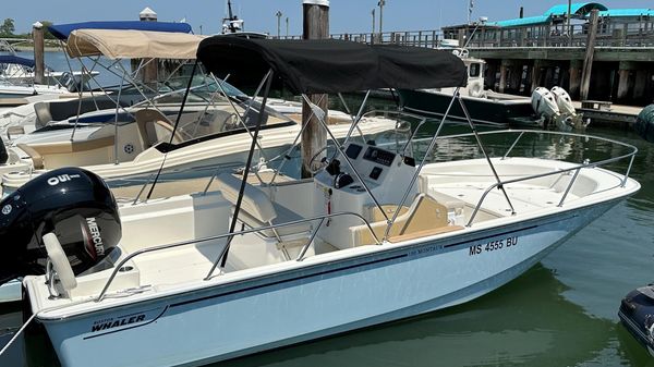 Boston Whaler 190 Montauk 