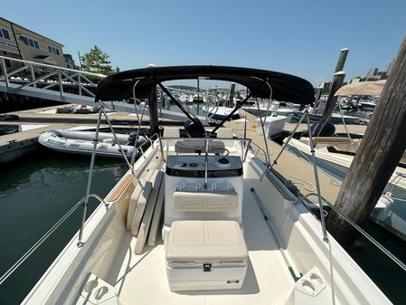 Boston Whaler 190 Montauk image