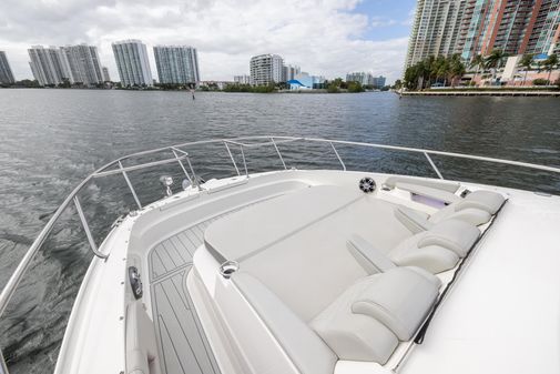 Sea Ray Sundancer 320 image