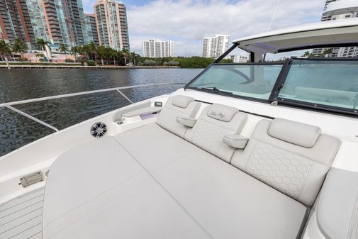 Sea Ray Sundancer 320 image