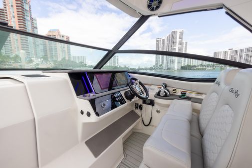 Sea Ray Sundancer 320 image