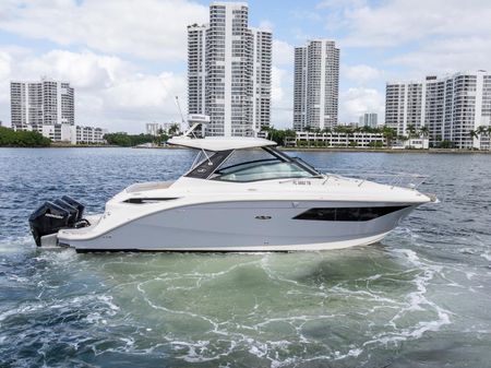 Sea Ray Sundancer 320 image