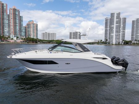 Sea Ray Sundancer 320 image