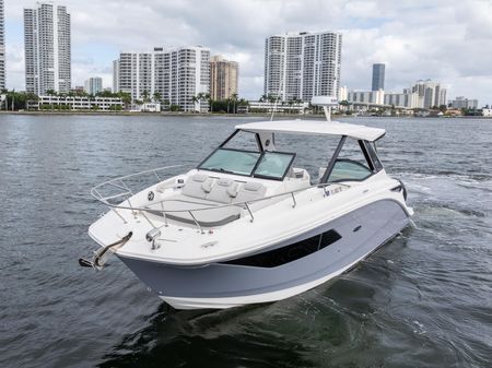 Sea Ray Sundancer 320 image