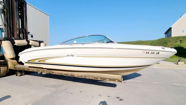 Sea Ray 210 Bow Rider