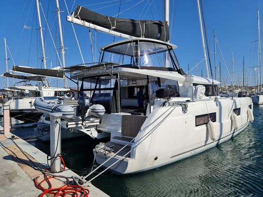 Lagoon 46 - main image