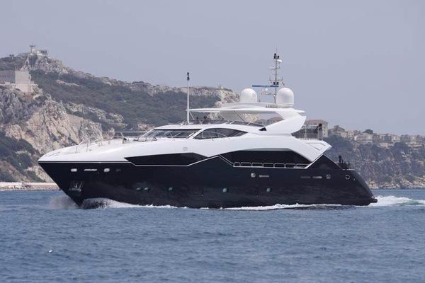 Sunseeker 34 Metre Yacht - main image