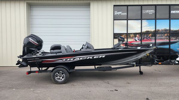 Tracker Pro Team 175 TXW 